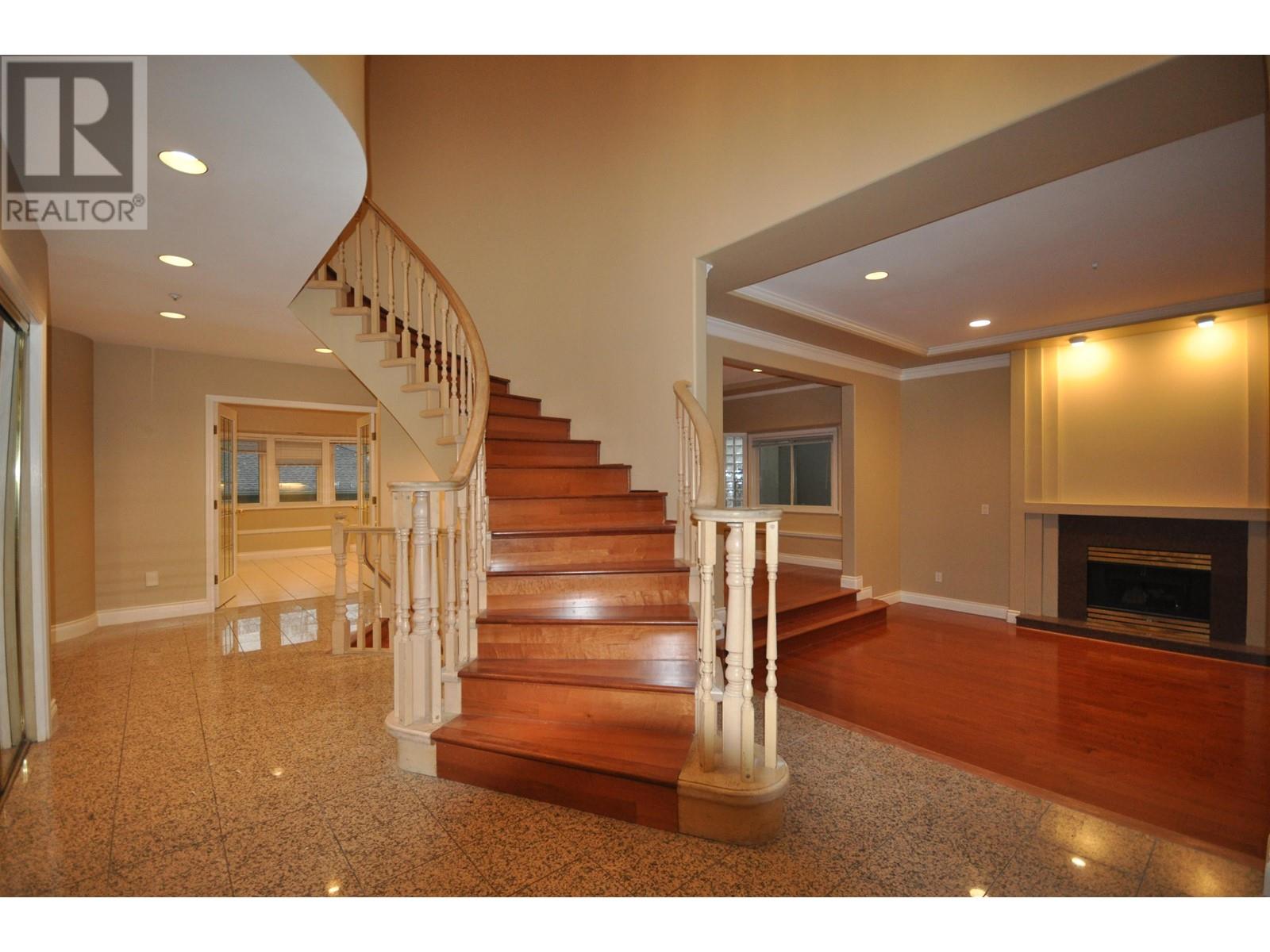2415 W 13th Avenue, Vancouver, British Columbia  V6K 2S7 - Photo 2 - R2932769