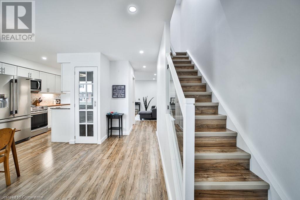 403 Keats Way Unit# 4, Waterloo, Ontario  N2L 5S7 - Photo 5 - 40687427