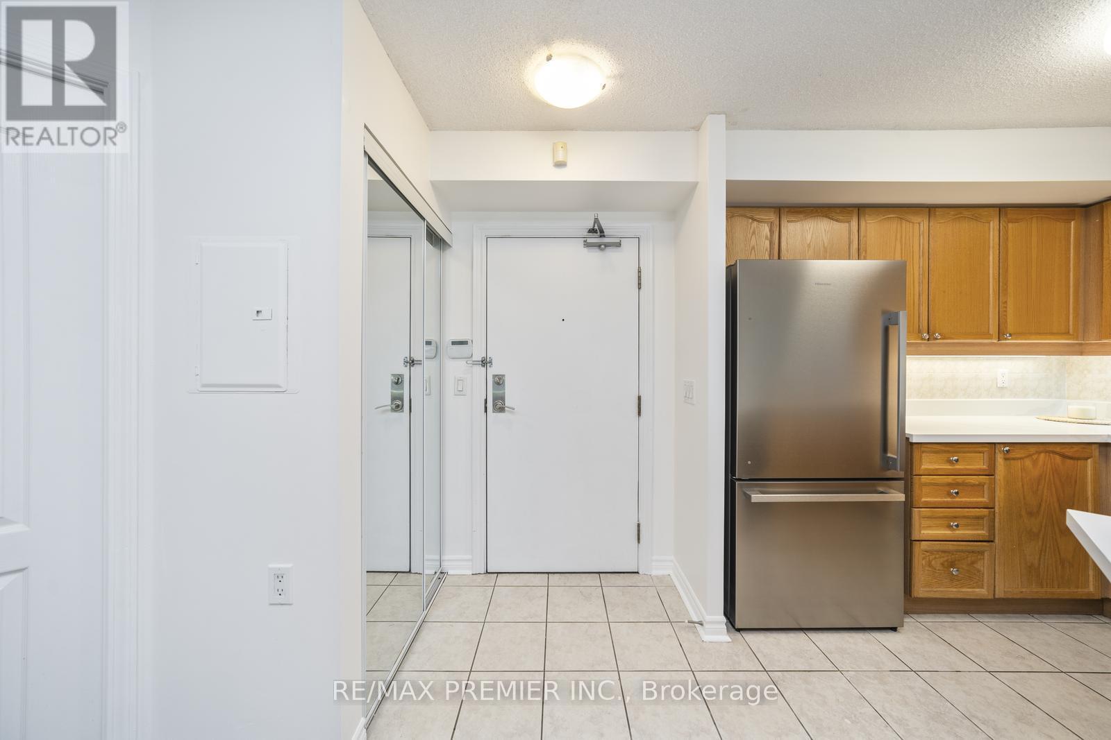 213 - 890 Sheppard Avenue W, Toronto, Ontario  M3H 6B9 - Photo 7 - C11907236