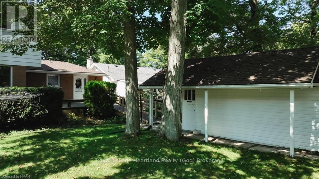 27 Bluewater Drive, Goderich, Ontario  N7A 3X8 - Photo 35 - X10780350