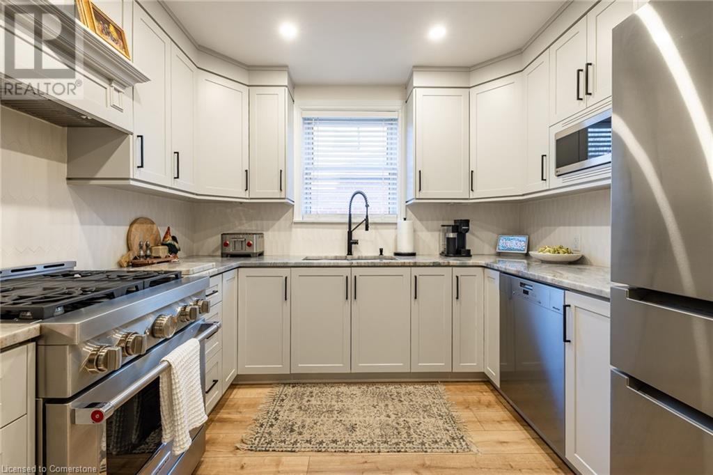 182 Huxley Avenue S, Hamilton, Ontario  L8K 2R3 - Photo 13 - 40687625