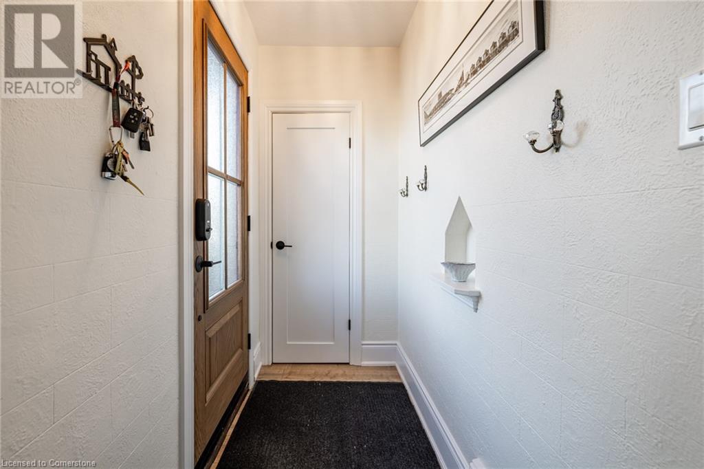 182 Huxley Avenue S, Hamilton, Ontario  L8K 2R3 - Photo 3 - 40687625