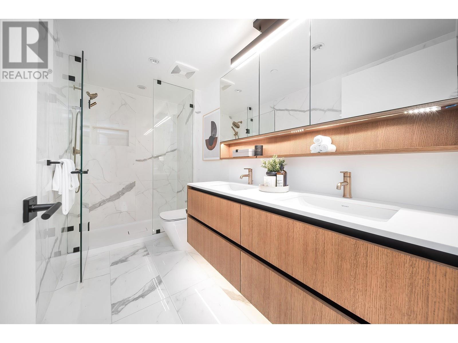 Listing Picture 27 of 37 : 305 458 W 63RD AVENUE, Vancouver / 溫哥華 - 魯藝地產 Yvonne Lu Group - MLS Medallion Club Member