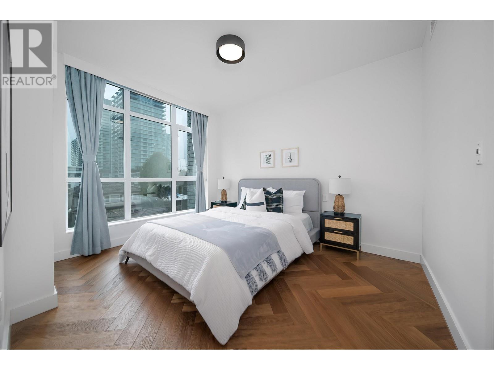 Listing Picture 19 of 37 : 305 458 W 63RD AVENUE, Vancouver / 溫哥華 - 魯藝地產 Yvonne Lu Group - MLS Medallion Club Member