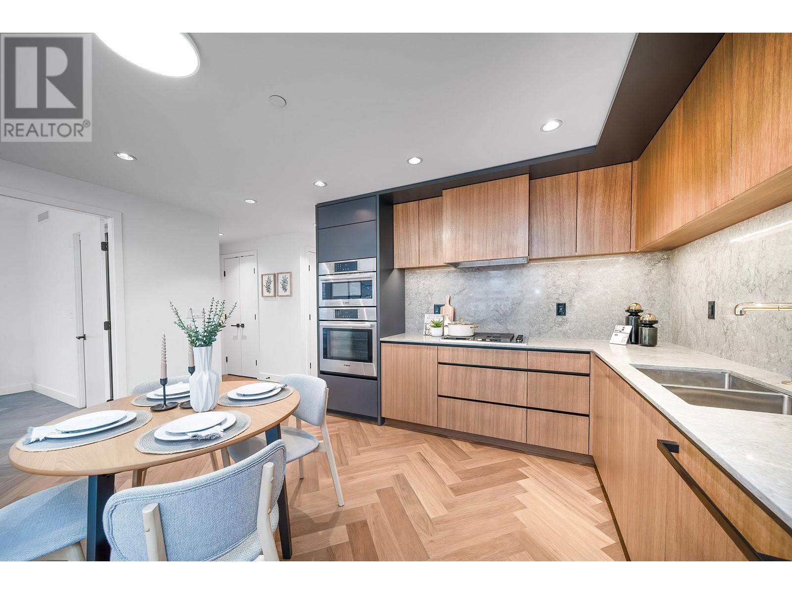 Listing Picture 13 of 37 : 305 458 W 63RD AVENUE, Vancouver / 溫哥華 - 魯藝地產 Yvonne Lu Group - MLS Medallion Club Member