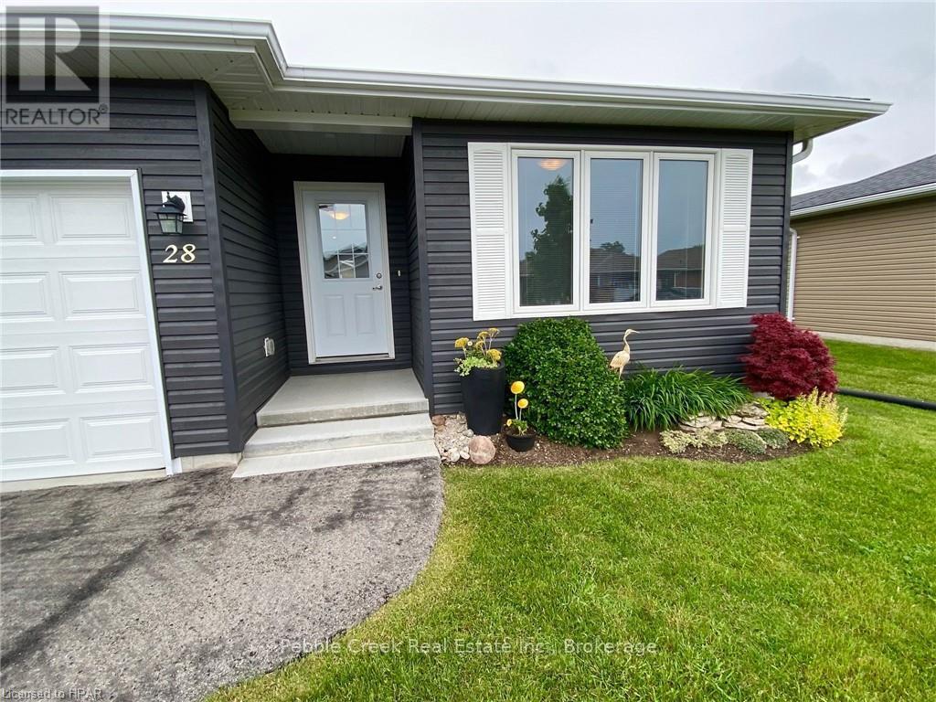 28 Huron Heights Drive, Ashfield-Colborne-Wawanosh, Ontario  N7A 0B1 - Photo 2 - X10780933