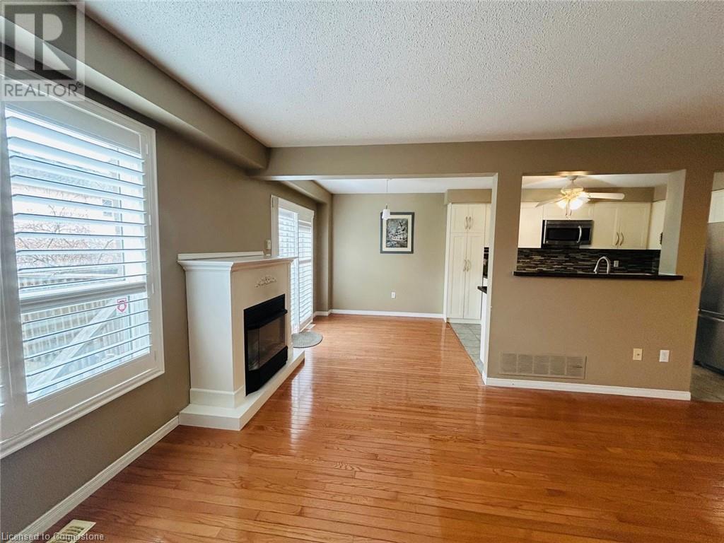 123 Frances Avenue, Stoney Creek, Ontario  L8E 6A3 - Photo 3 - 40687663