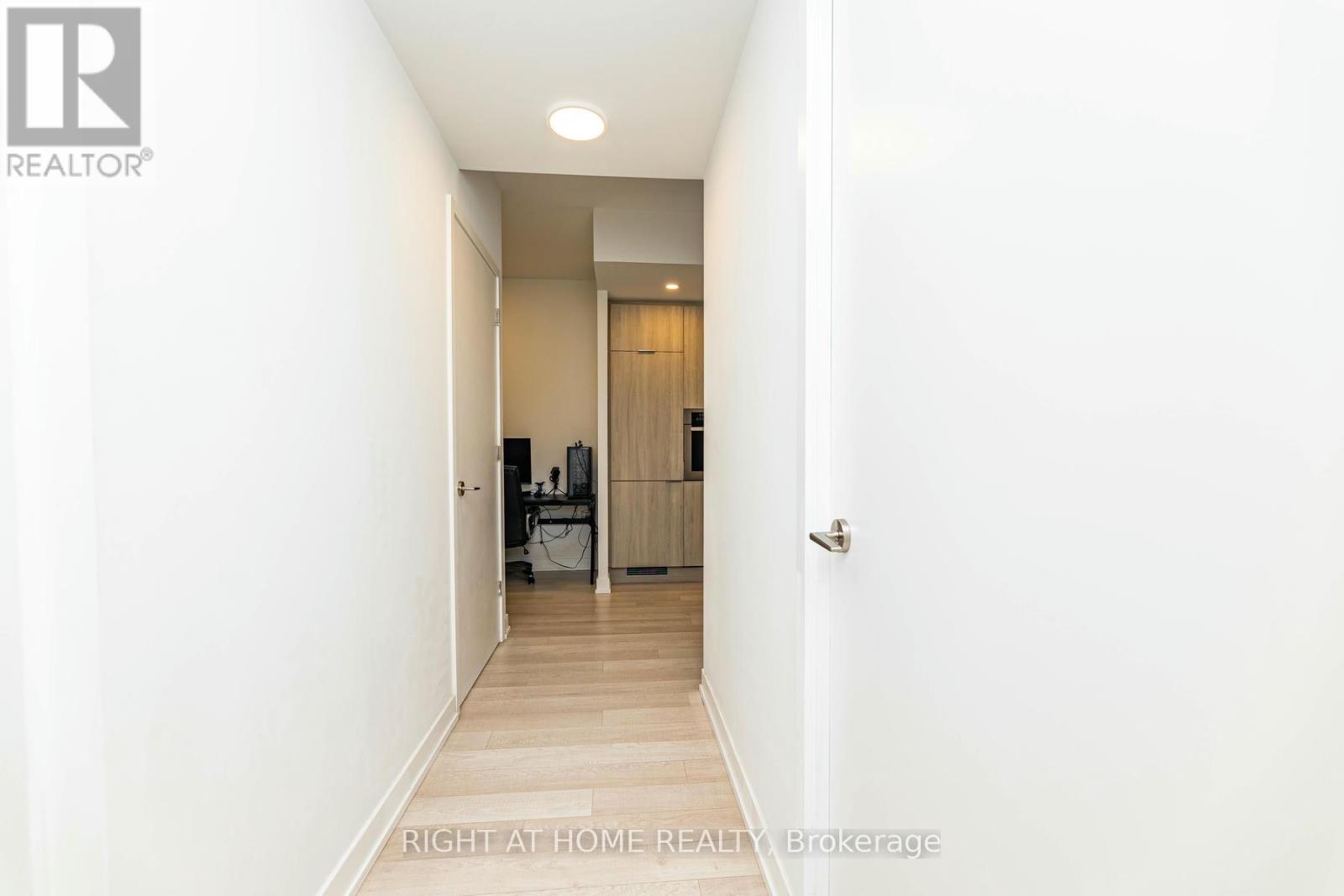 1301 - 39 Roehampton Avenue, Toronto, Ontario  M4P 0G1 - Photo 6 - C11907369