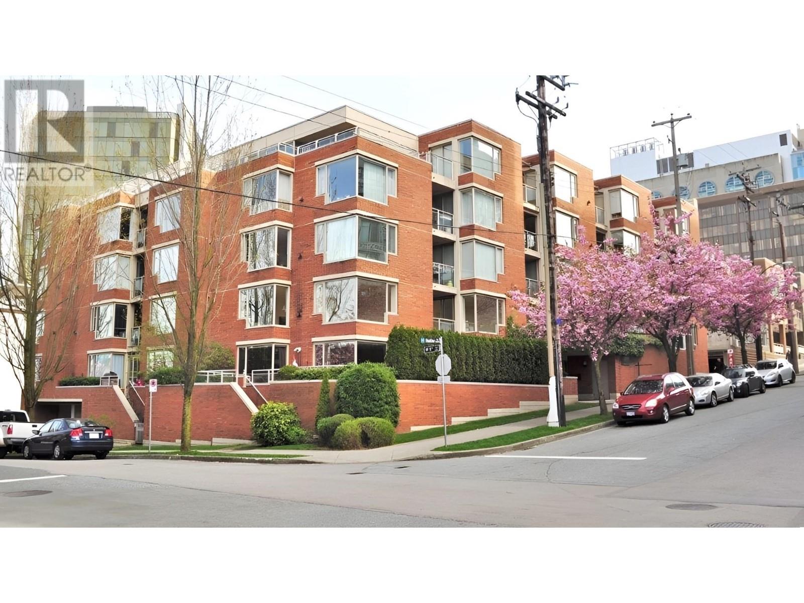 302 2438 Heather Street, Vancouver, British Columbia  V5Z 3H9 - Photo 1 - R2952266