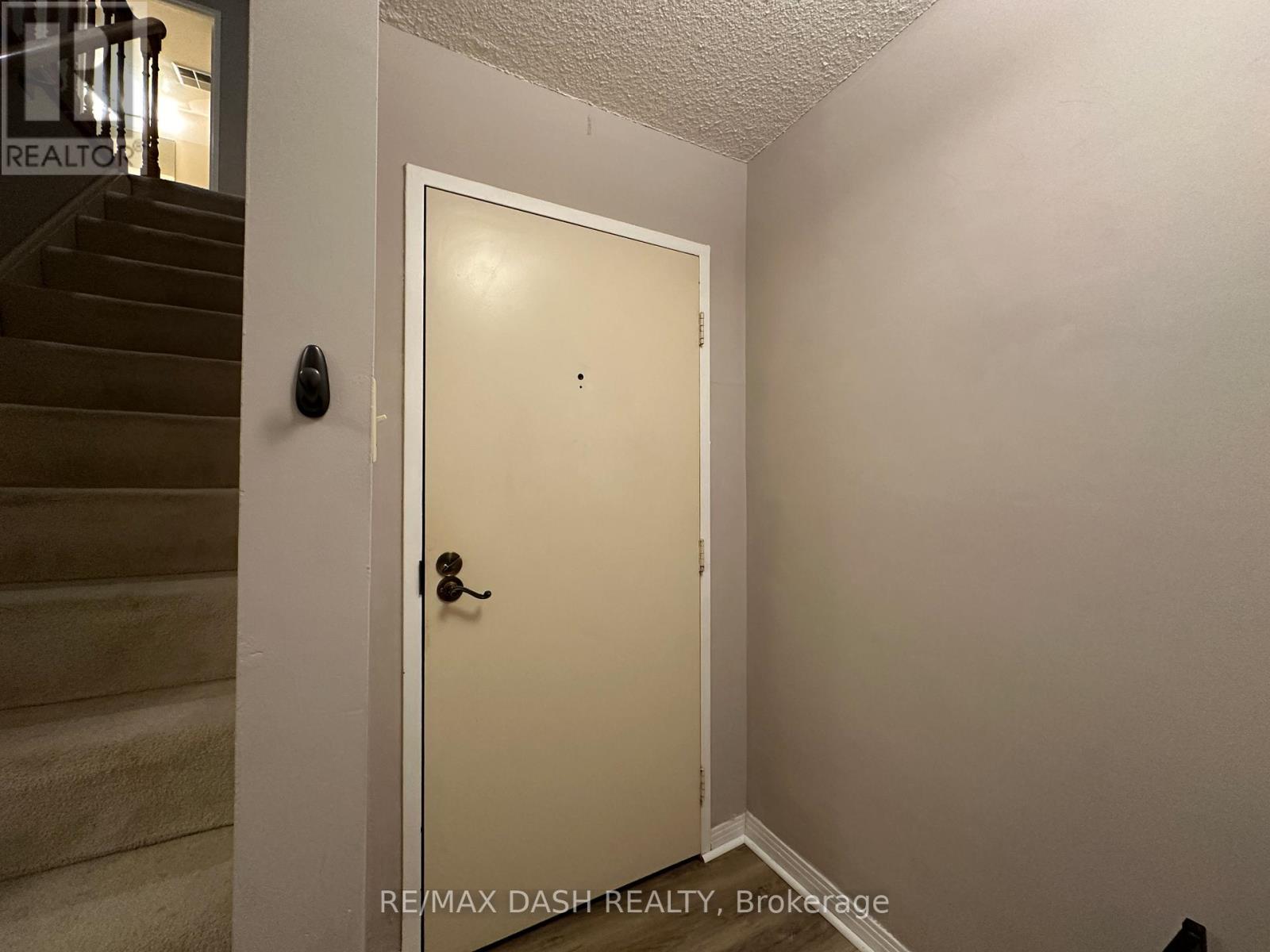 306 - 1300 Marlborough Court, Oakville, Ontario  L6H 2S2 - Photo 6 - W11907455