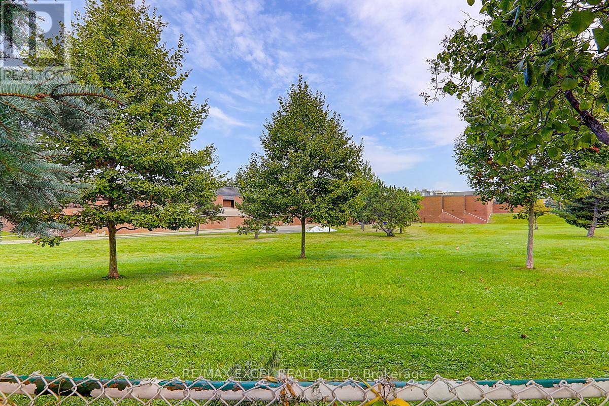 Property at 121 AMBERJACK BOULEVARD image 4