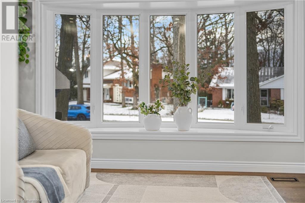 2401 St Frances Drive, Burlington, Ontario  L7P 1V3 - Photo 7 - 40687148