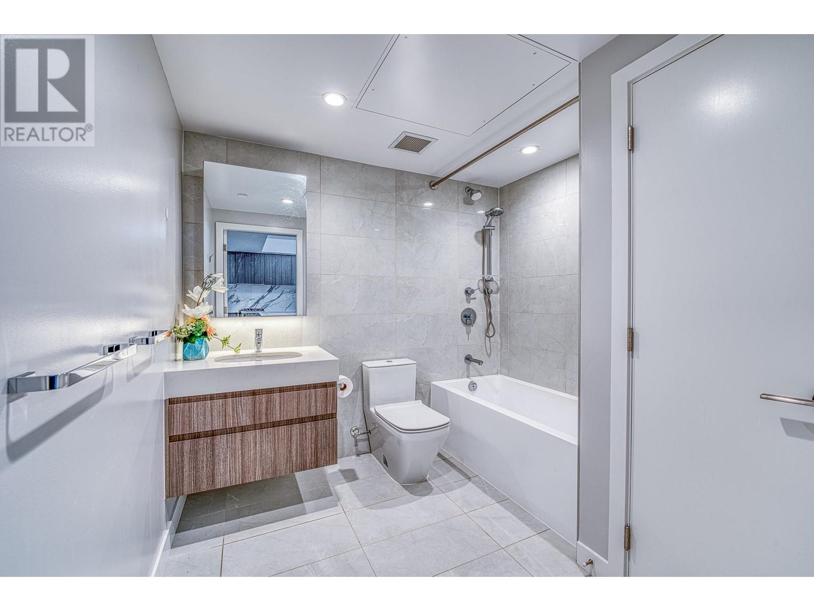Listing Picture 5 of 17 : 2508 6463 SILVER AVENUE, Burnaby / 本拿比 - 魯藝地產 Yvonne Lu Group - MLS Medallion Club Member