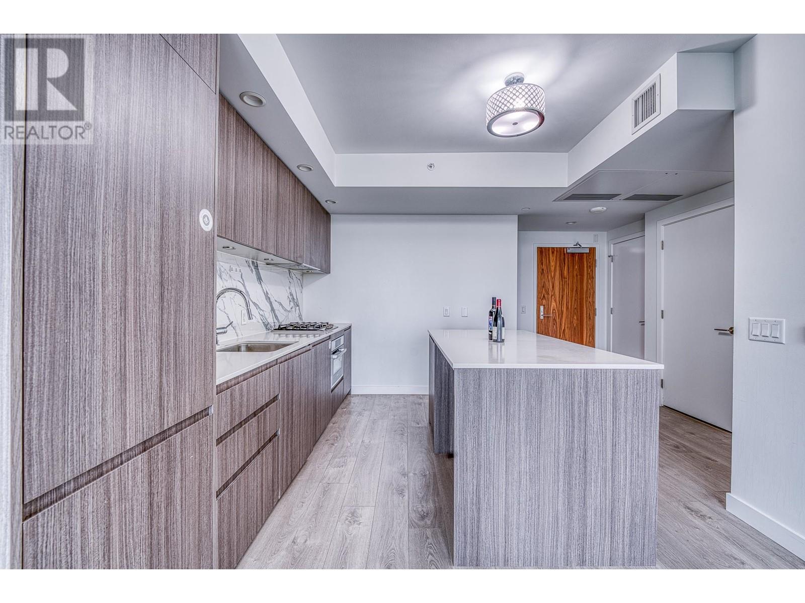 Listing Picture 16 of 17 : 2508 6463 SILVER AVENUE, Burnaby / 本拿比 - 魯藝地產 Yvonne Lu Group - MLS Medallion Club Member