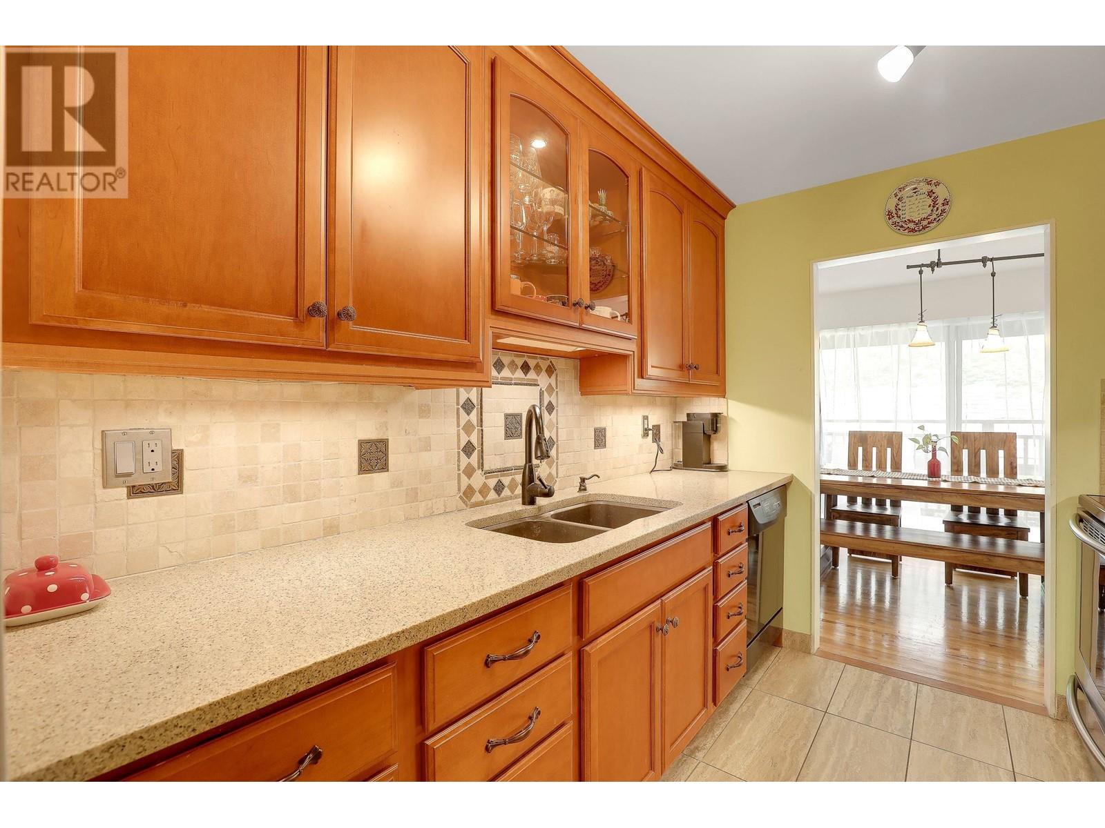 302 555 W 28th Street, North Vancouver, British Columbia  V7N 2J7 - Photo 10 - R2952419