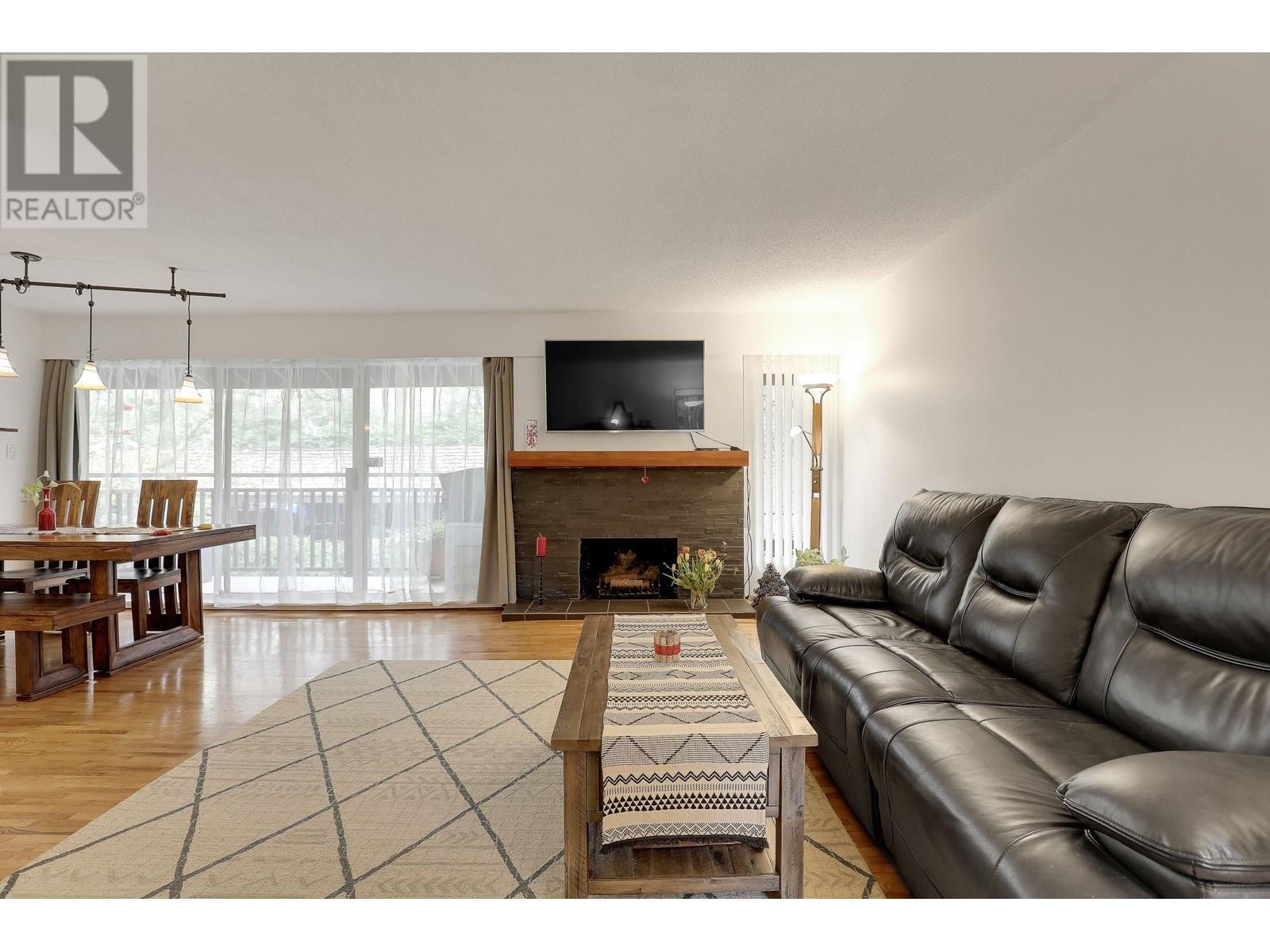 302 555 W 28th Street, North Vancouver, British Columbia  V7N 2J7 - Photo 1 - R2952419