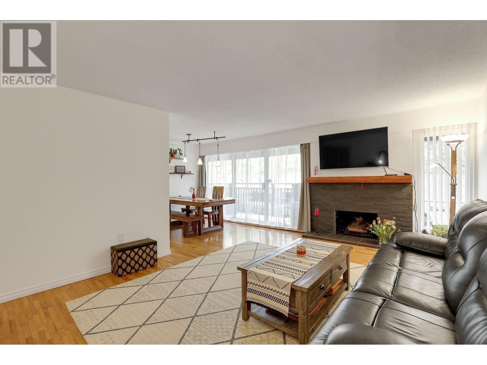 302 555 W 28th Street, North Vancouver, British Columbia  V7N 2J7 - Photo 4 - R2952419