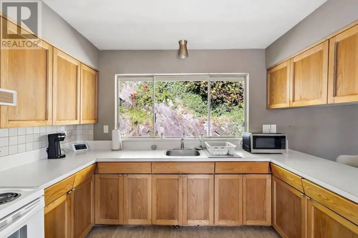 47x0 Caulfield Drive, West Vancouver, British Columbia  V7W 1G5 - Photo 7 - R2952531