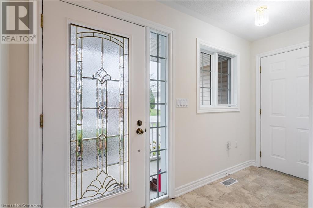 114 Glenariff Drive, Freelton, Ontario  L8B 1A5 - Photo 5 - 40687374