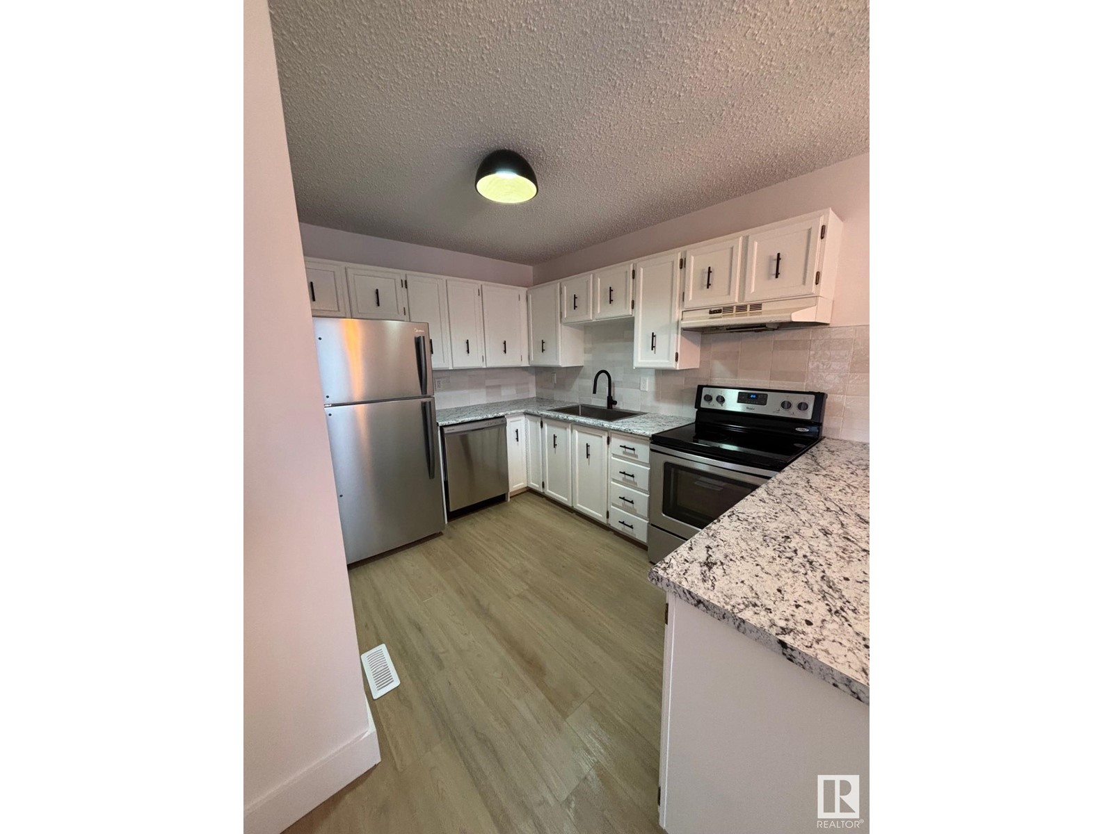 5615 92c Av Nw Nw, Edmonton, Alberta  T6B 2K9 - Photo 11 - E4417089