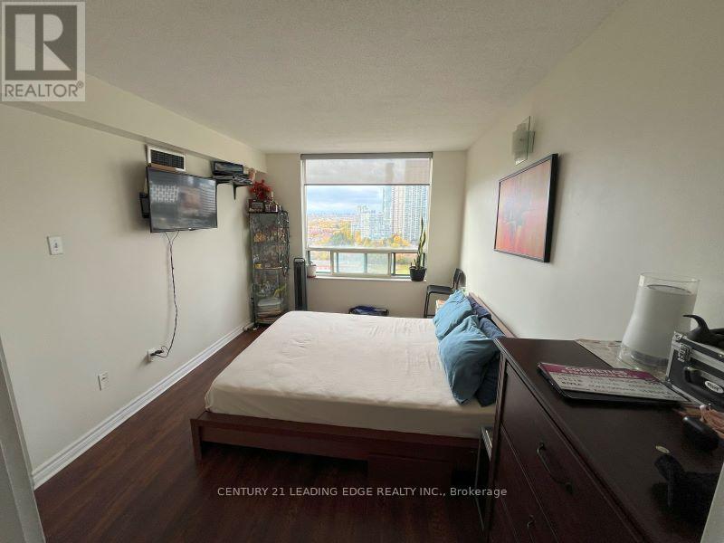 1906 - 285 Enfield Place, Mississauga, Ontario  L5B 3Y6 - Photo 11 - W11907796