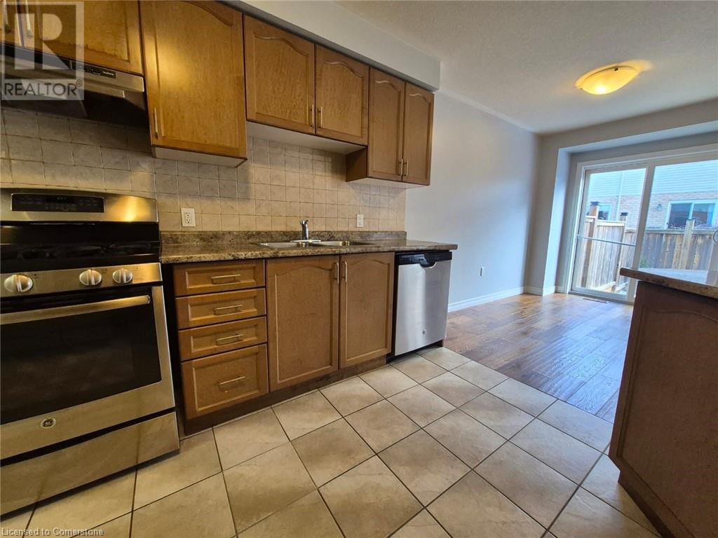 18 Celestial Crescent, Hamilton, Ontario  L0R 1P0 - Photo 12 - 40686789