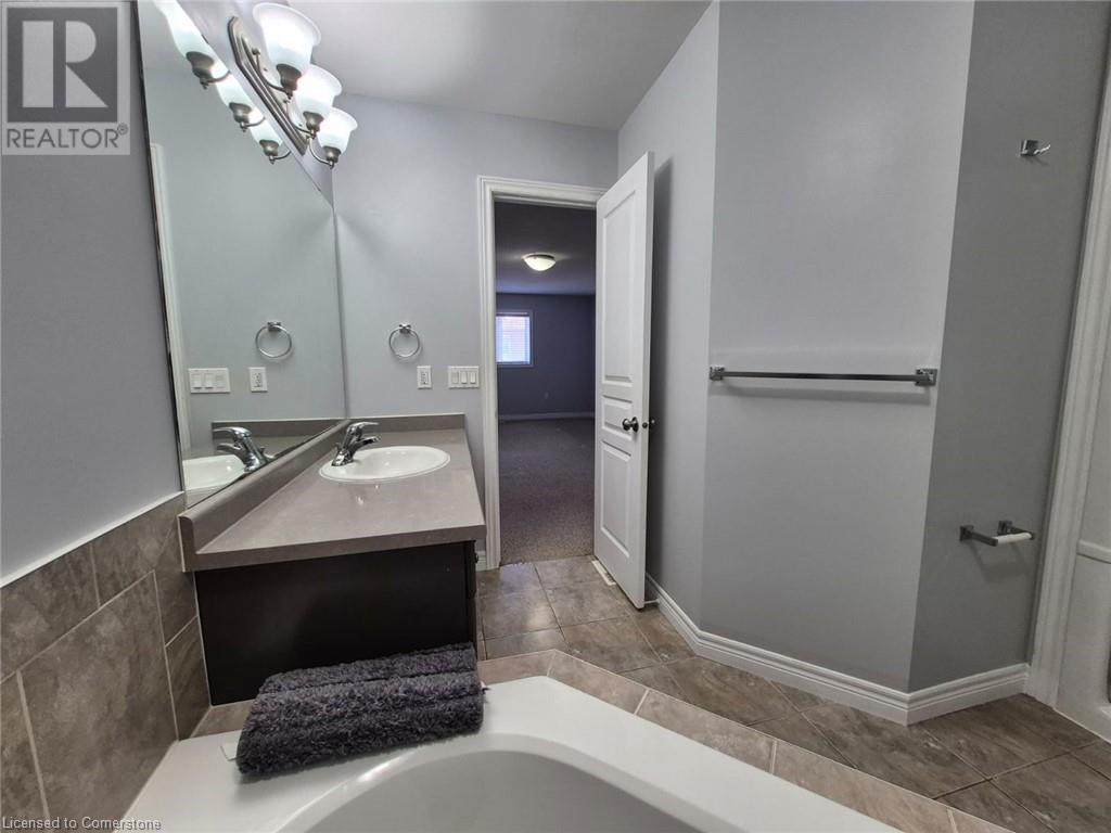 18 Celestial Crescent, Hamilton, Ontario  L0R 1P0 - Photo 27 - 40686789