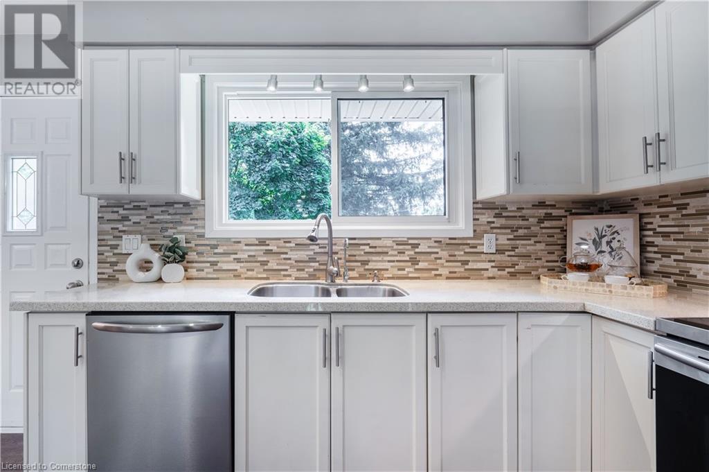 470 John Frederick Drive, Ancaster, Ontario  L9G 2R2 - Photo 5 - 40687293