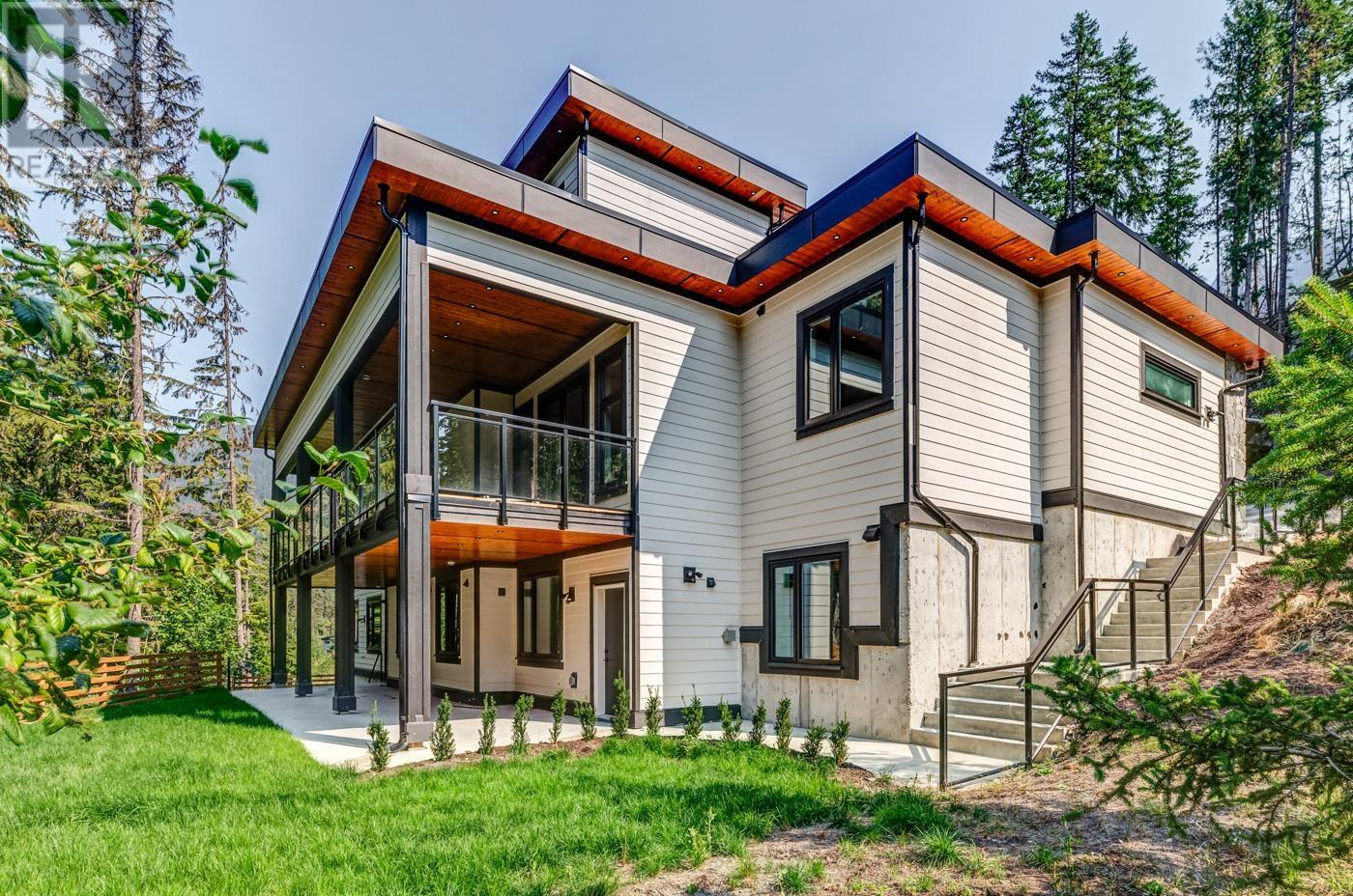 9113 Riverside Drive, Whistler, British Columbia V8E 1M1 - Photo 1 - R2952538