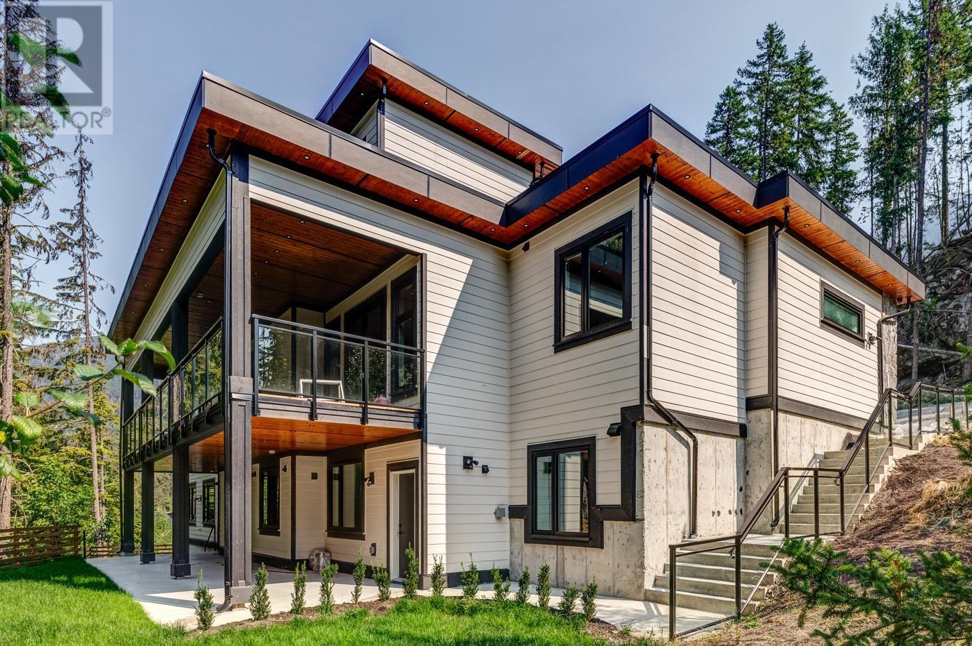 9113 Riverside Drive, Whistler, British Columbia V8E 1M1 - Photo 2 - R2952538