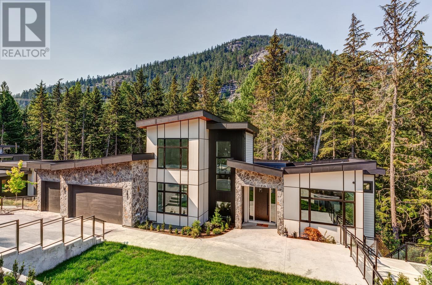 9113 Riverside Drive, Whistler, British Columbia V8E 1M1 - Photo 3 - R2952538
