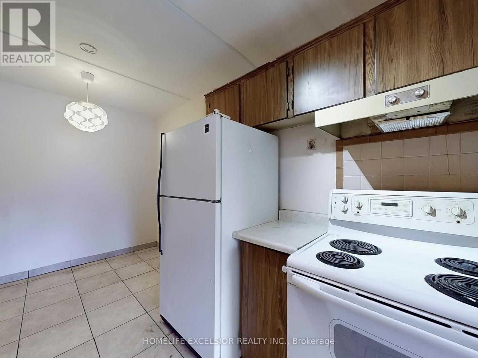 202 - 2 Glamorgan Avenue, Toronto, Ontario  M1P 2M8 - Photo 12 - E11907890