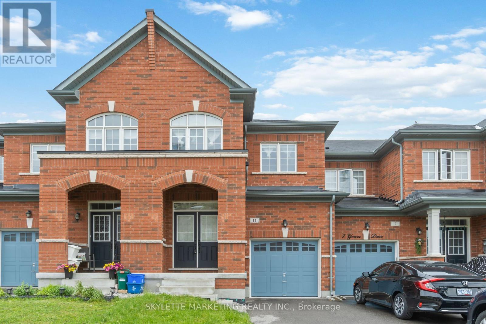 11 GOWER DRIVE, Aurora, Ontario