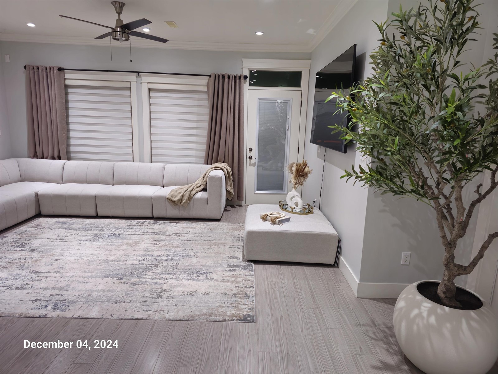 Property at 3167 ENGINEER CRESCENT image 4