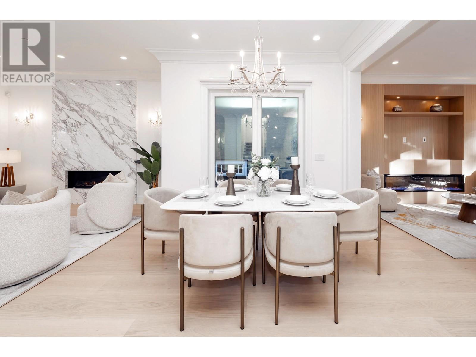 Listing Picture 3 of 32 : 4582 W 14TH AVENUE, Vancouver / 溫哥華 - 魯藝地產 Yvonne Lu Group - MLS Medallion Club Member