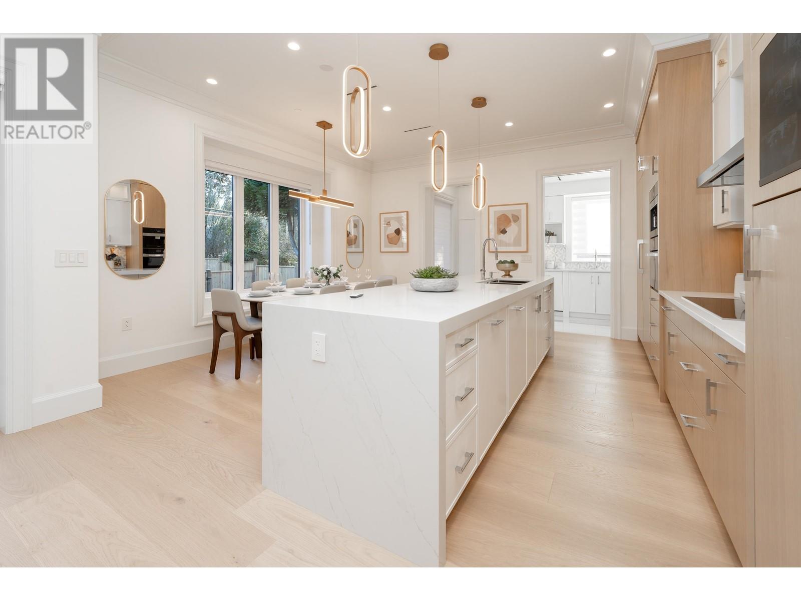 Listing Picture 7 of 32 : 4582 W 14TH AVENUE, Vancouver / 溫哥華 - 魯藝地產 Yvonne Lu Group - MLS Medallion Club Member