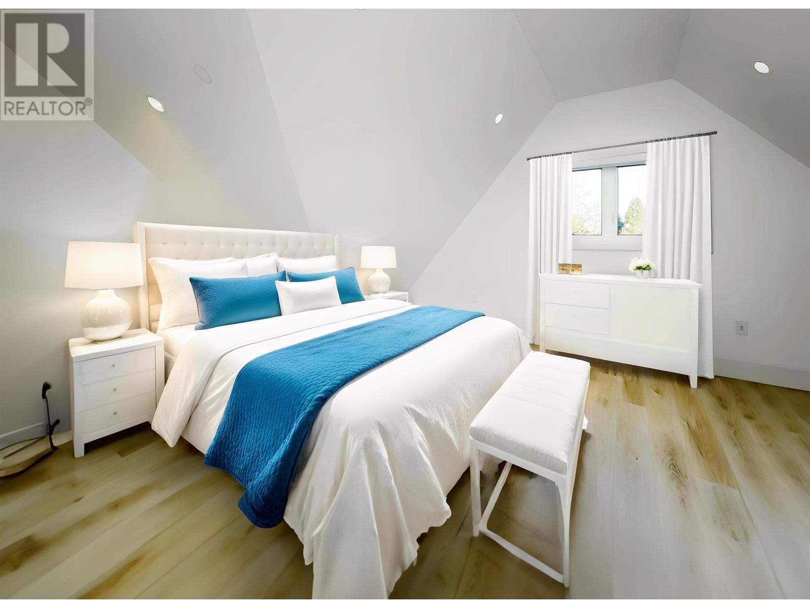 Listing Picture 31 of 32 : 4582 W 14TH AVENUE, Vancouver / 溫哥華 - 魯藝地產 Yvonne Lu Group - MLS Medallion Club Member