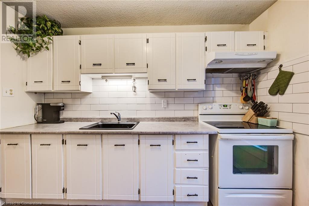 249 Cedarbrae Avenue Unit# 16, Waterloo, Ontario  N2L 4S8 - Photo 12 - 40687329