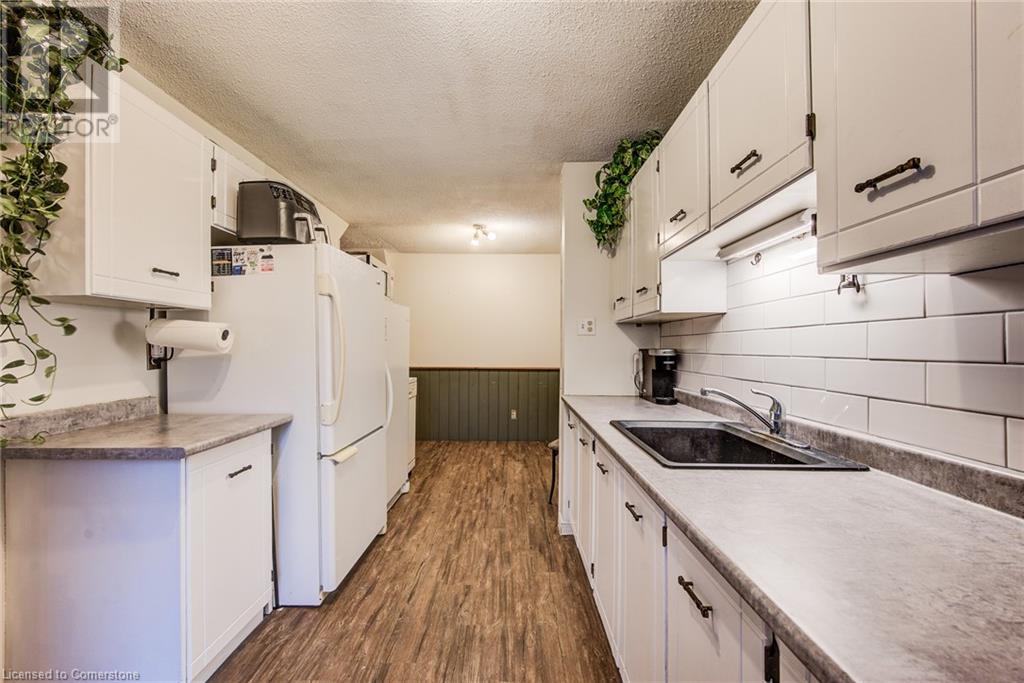 249 Cedarbrae Avenue Unit# 16, Waterloo, Ontario  N2L 4S8 - Photo 14 - 40687329