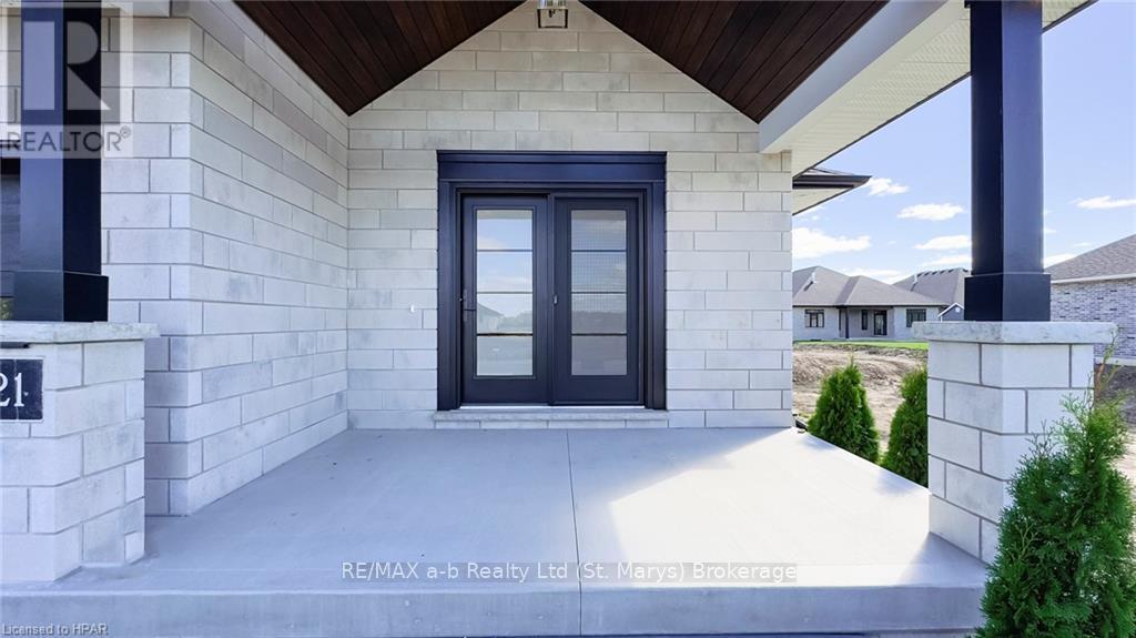 21 Orchard Drive, Stratford, Ontario  N5A 0J7 - Photo 3 - X10780506