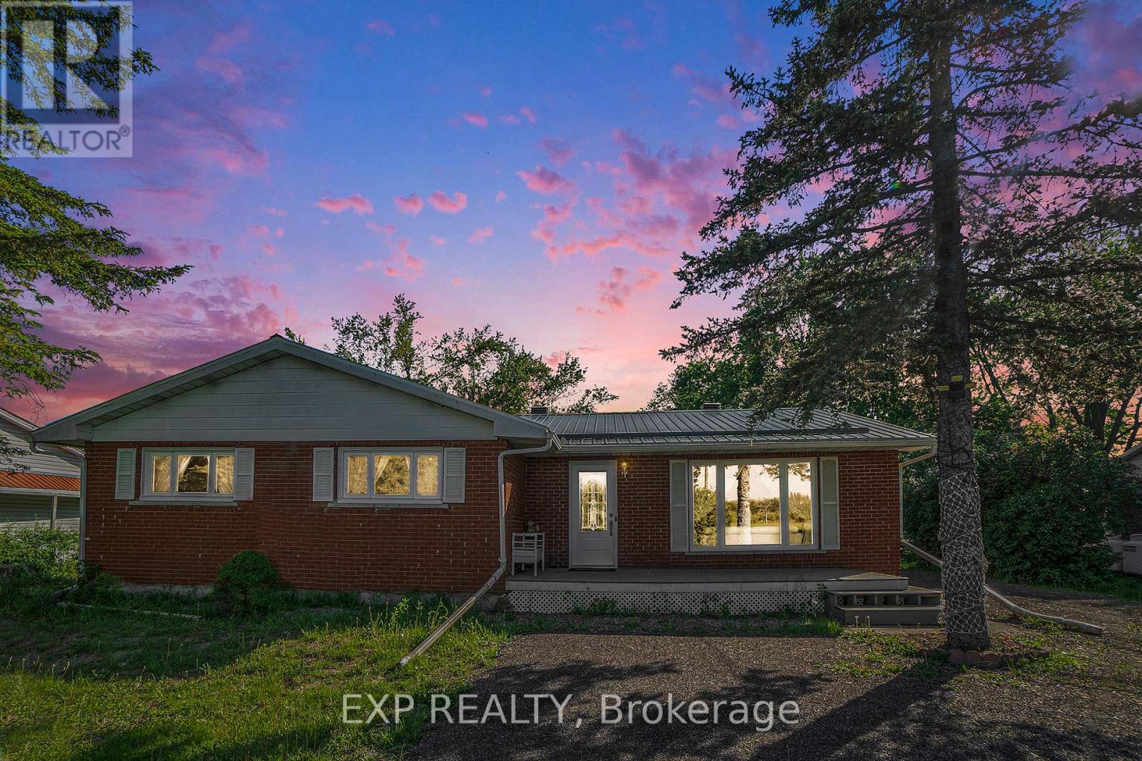 Property at 450 QUEEN STREET E image 1