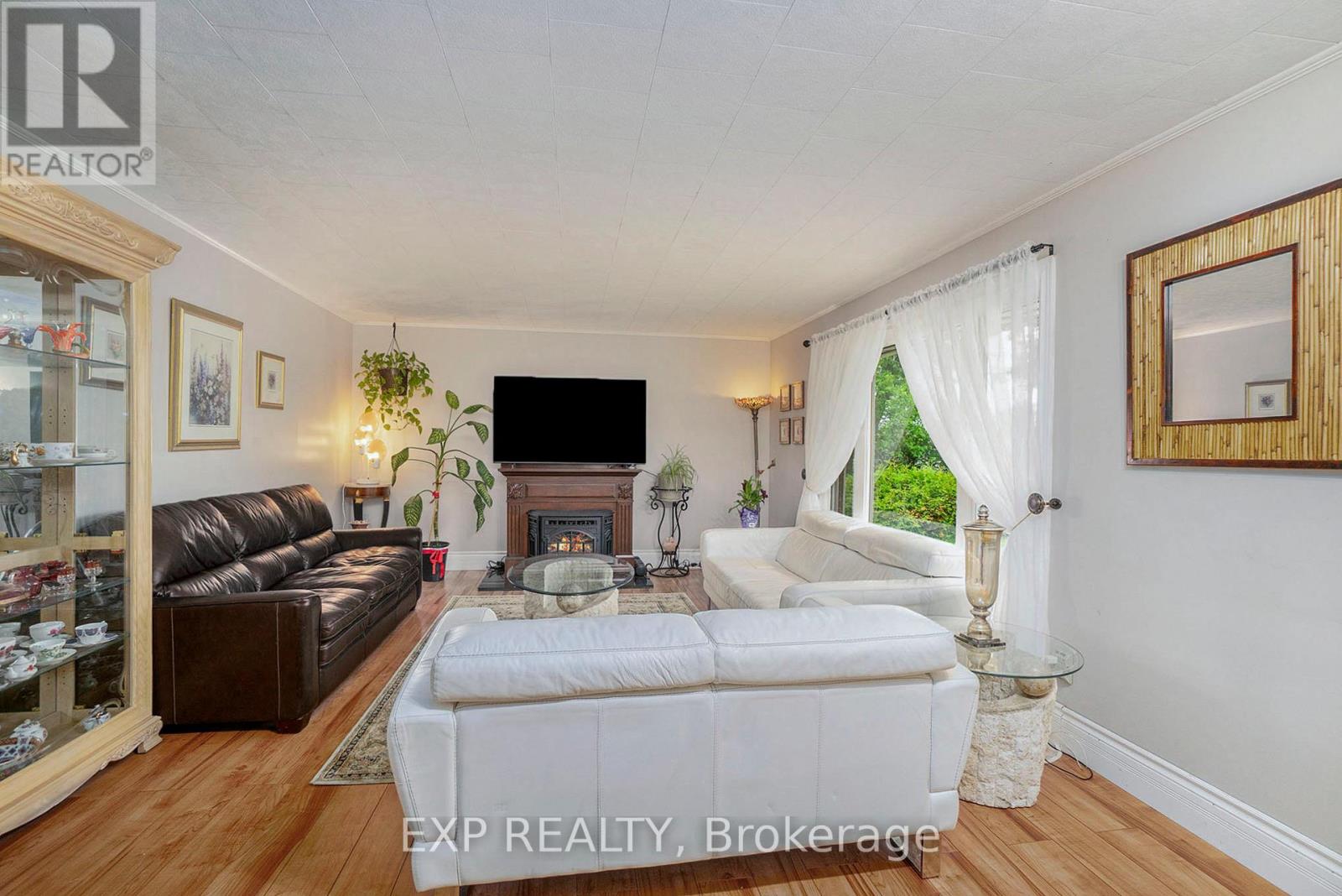 Property at 450 QUEEN STREET E image 3
