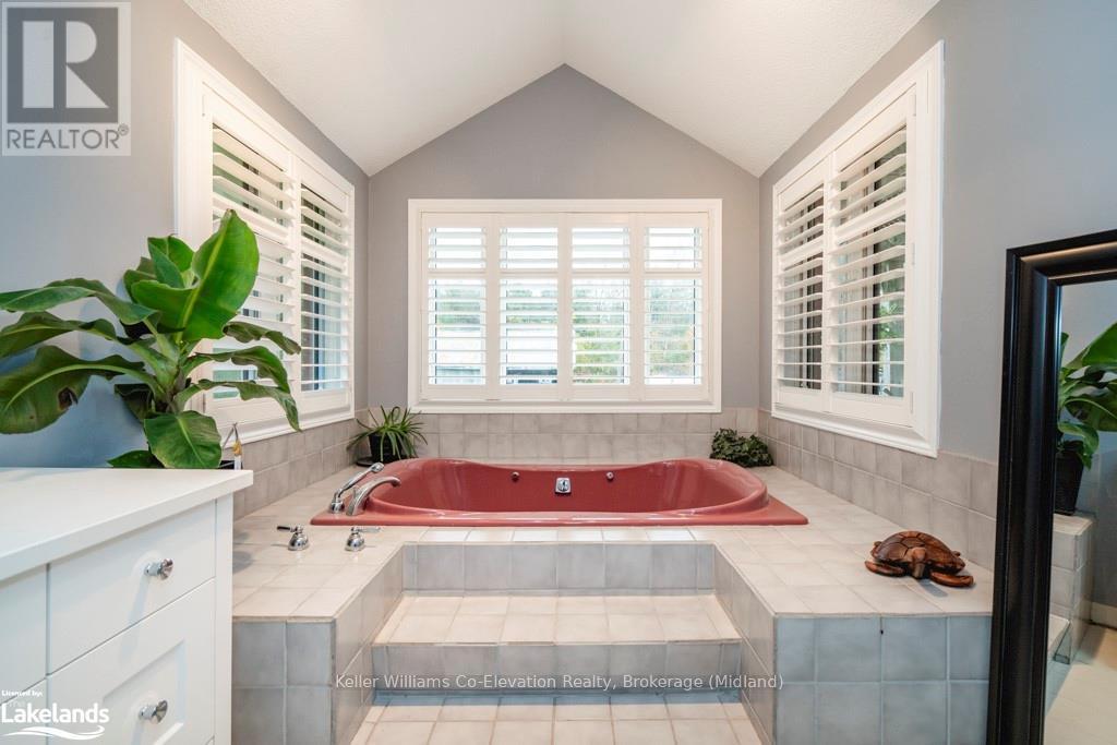 4060 10th Side Road, Bradford West Gwillimbury, Ontario  L3Z 3V2 - Photo 17 - N10439741