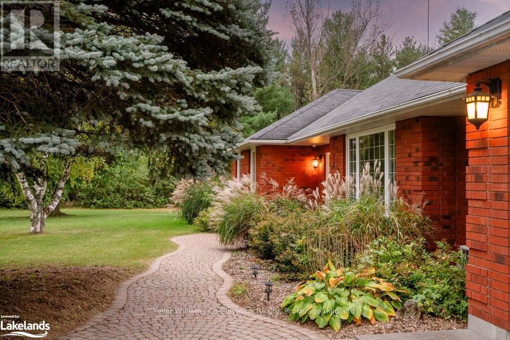 4060 10th Side Road, Bradford West Gwillimbury, Ontario  L3Z 3V2 - Photo 8 - N10439741