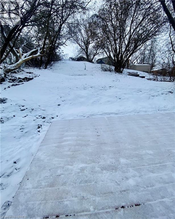 141 Fifth Avenue W, North Bay, Ontario  P1B 3N4 - Photo 3 - 40687033