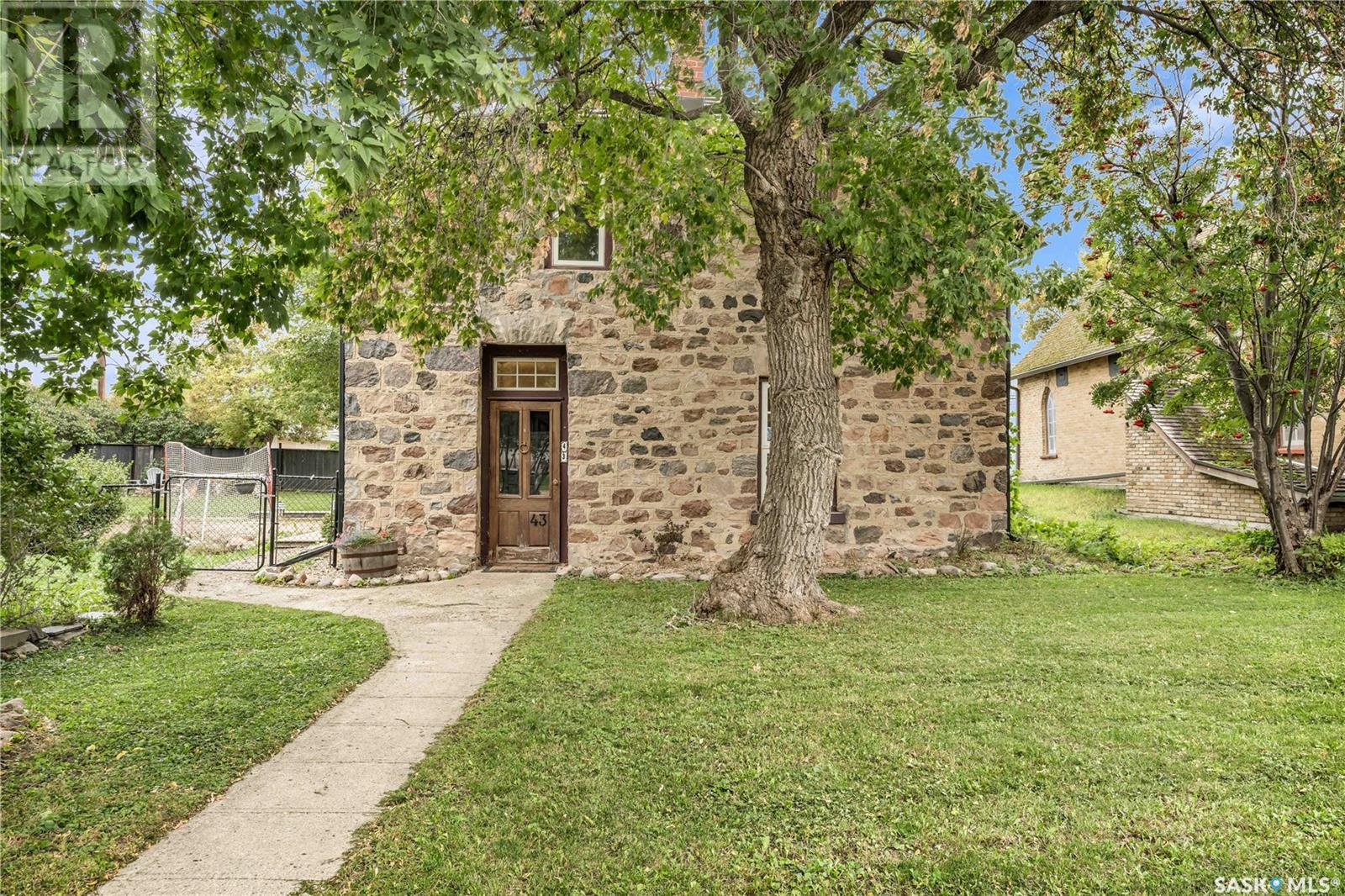 Street 43 Walsh Street, Qu'appelle, Saskatchewan  S0G 4A0 - Photo 3 - SK992186