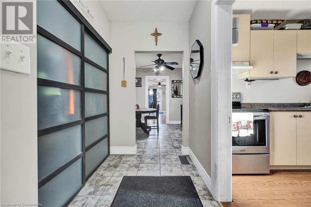 54 Theresa Street, Kitchener, Ontario  N2G 1M1 - Photo 4 - 40686859