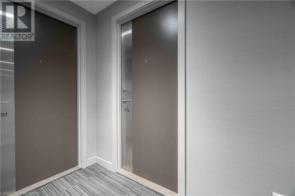 2093 Fairview Street Unit# 1702, Burlington, Ontario  L7R 0E6 - Photo 3 - 40687158