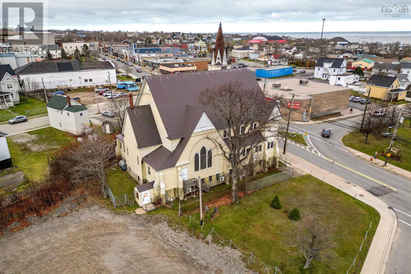 270 Commercial Street, Glace Bay, Nova Scotia  B1A 6B4 - Photo 2 - 202500199