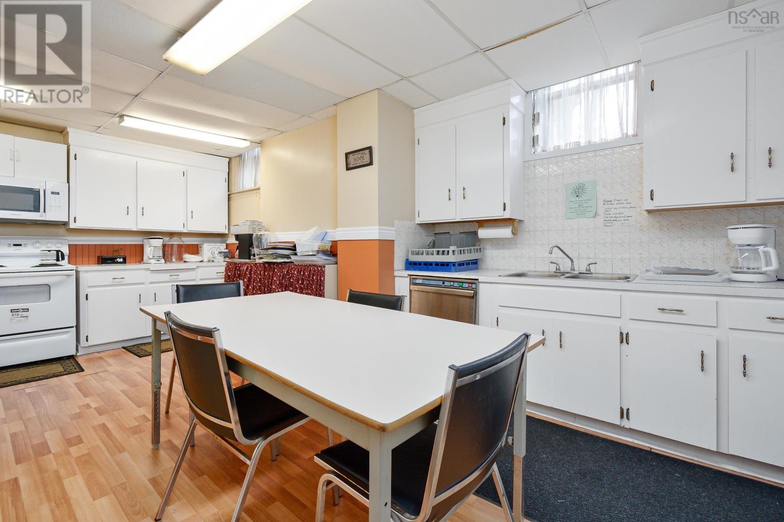 270 Commercial Street, Glace Bay, Nova Scotia  B1A 6B4 - Photo 37 - 202500199